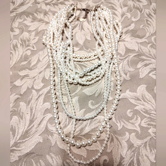 🌹 Exquisite Draping Creamy Ivory Pearl Statement Necklace - Picture 4 of 12